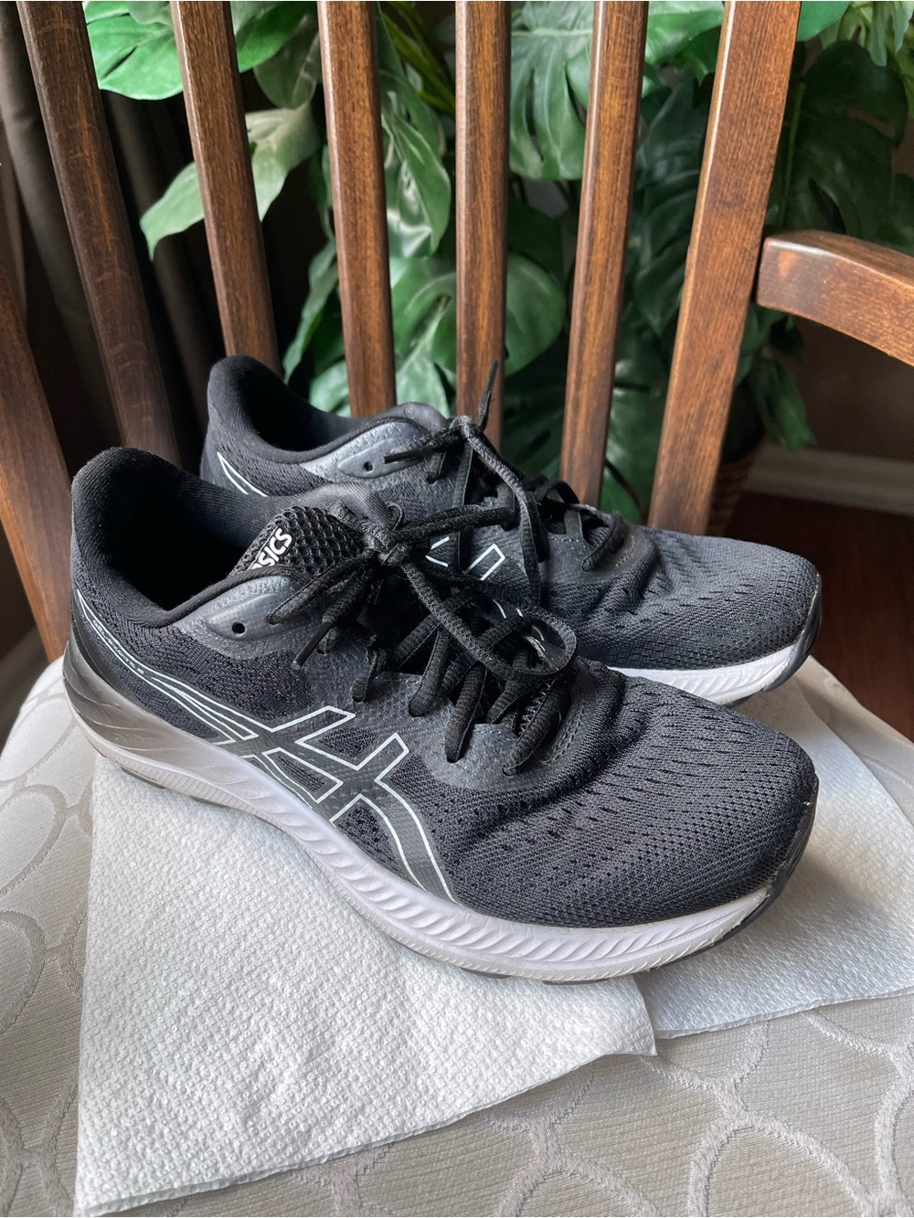Asics Black and White Women's Athletic Running Shoes Size 8.5